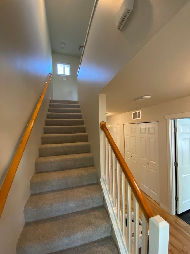 Building Photo - 2 bed/2.5 bath Townhouse in Caldara at the...