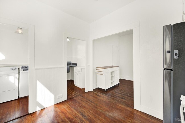 Building Photo - 520 Indian Aly