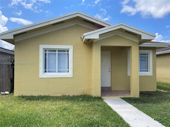 Primary Photo - 926 SW 8th Pl