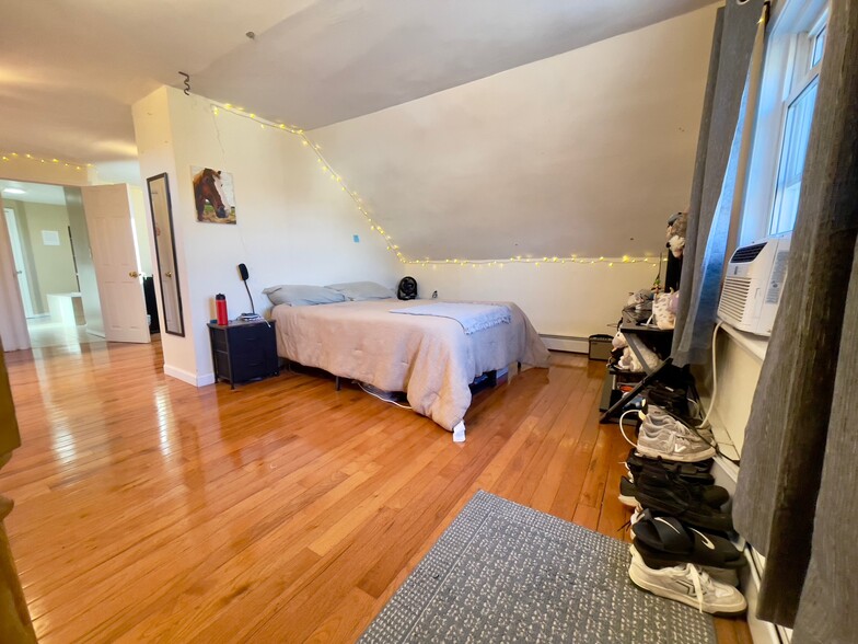 Building Photo - 7 Timon Ave