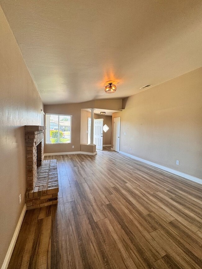Building Photo - 5708 Clear Valley Ct