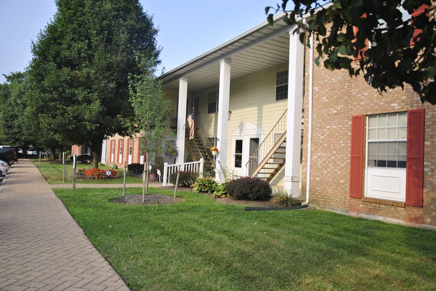 Primary Photo - Londontowne and Robinwood Apartments