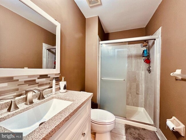Building Photo - 3409 S Carriage Ct
