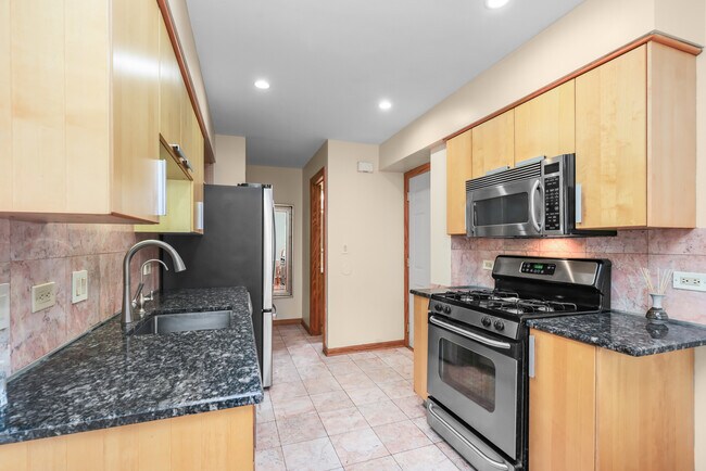 Building Photo - 334 Plumwood Ct