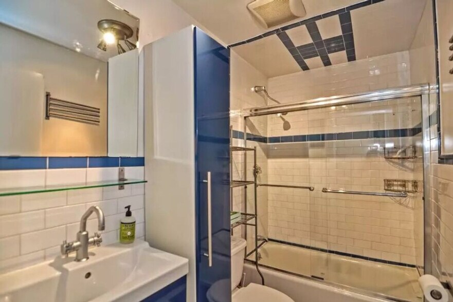 Building Photo - 155 Porter St