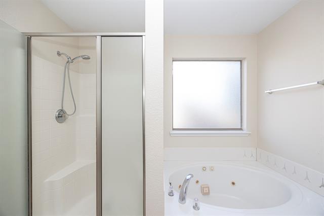 Building Photo - 5828 Pebble Ridge Dr