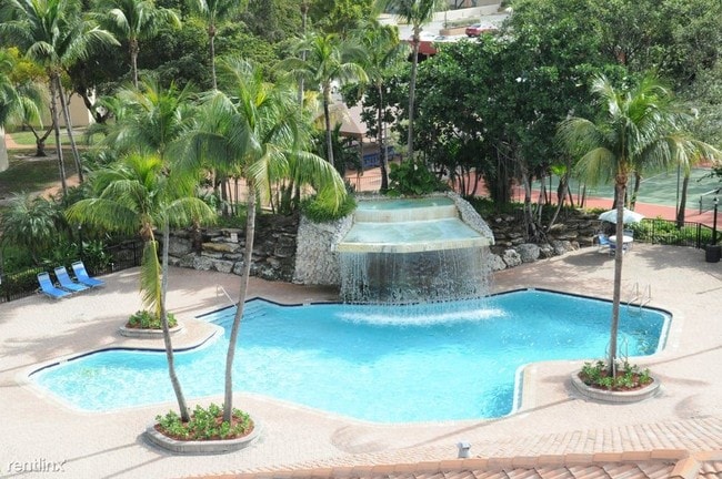 Building Photo - 19255 NE 10th Ave