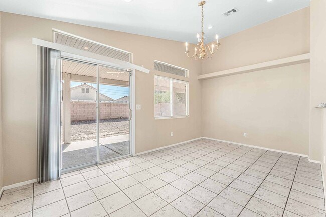 Building Photo - Charming Home with Spacious Backyard!