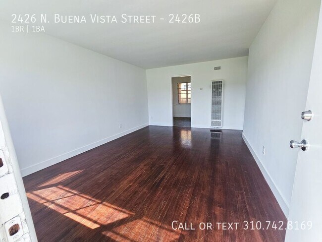 Building Photo - 2426 N Buena Vista St