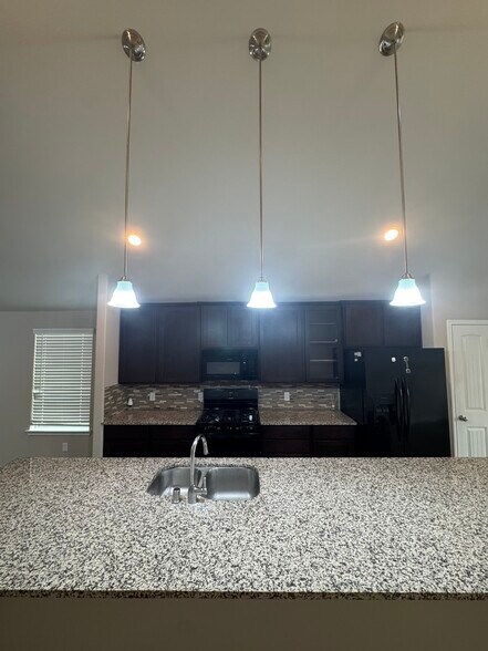 Building Photo - 7911 Tuscan Cypress Dr