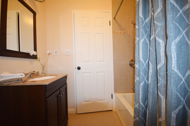 Building Photo - 14551 S Camp Williams Rd