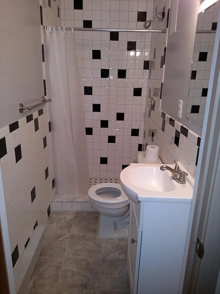 Bathroom - 7555 Southwestern Blvd