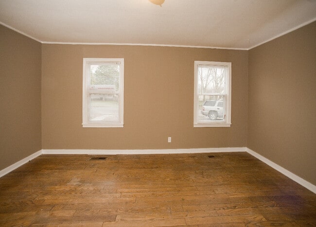 Building Photo - Available 12/29/25 with a Move- In- Special! -Charming 3 Bedroom Home.