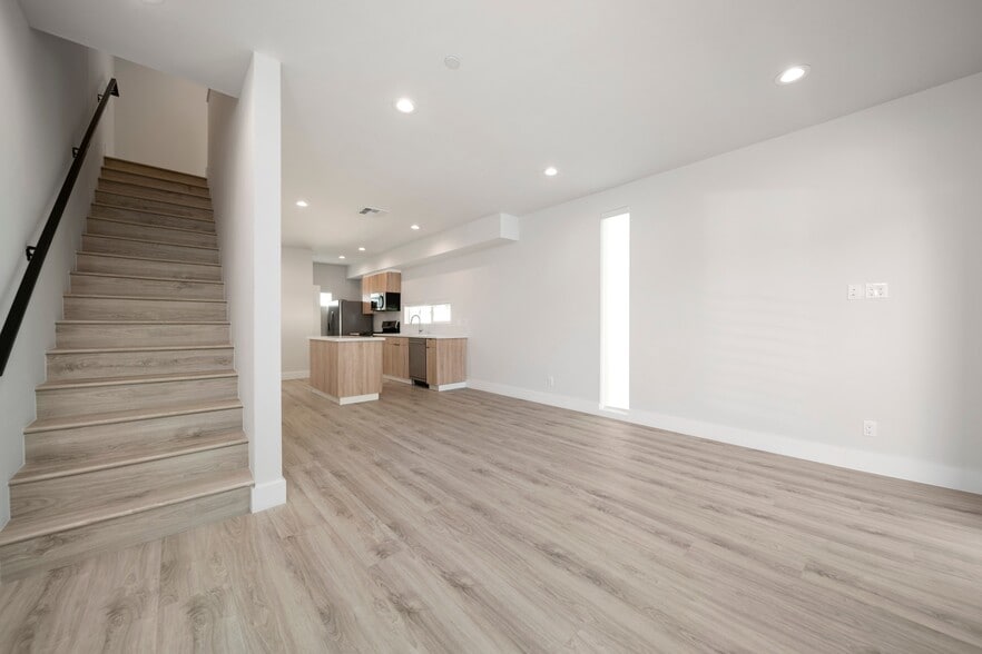 Building Photo - 5456 Barton Ave
