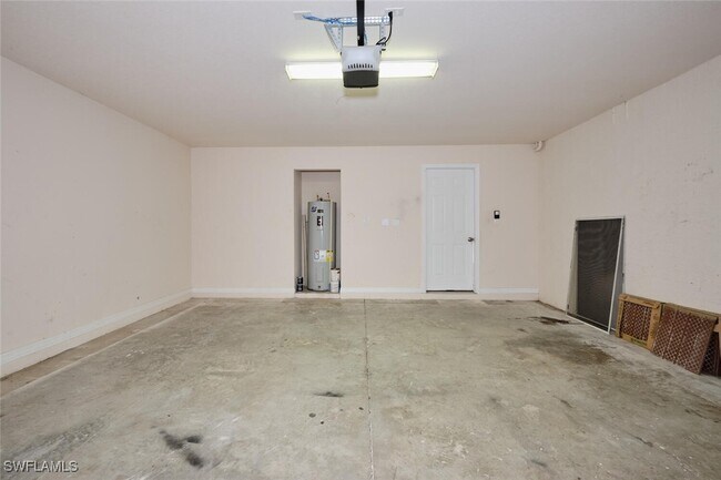 Building Photo - 1707 SW 4th Pl