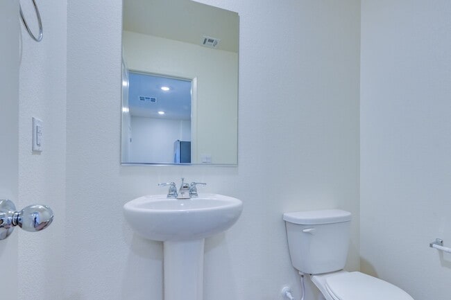 Building Photo - Brand New Townhouse!!! All Appliances incl...