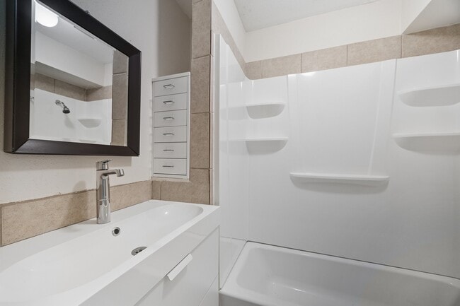Building Photo - 16326 Brush Meadow Ct