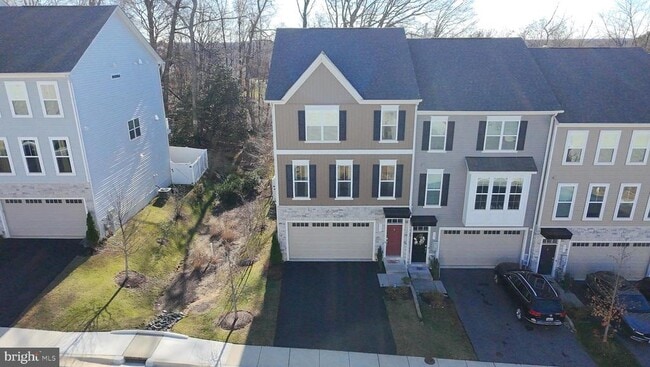 Building Photo - 585 Cross Chase Dr