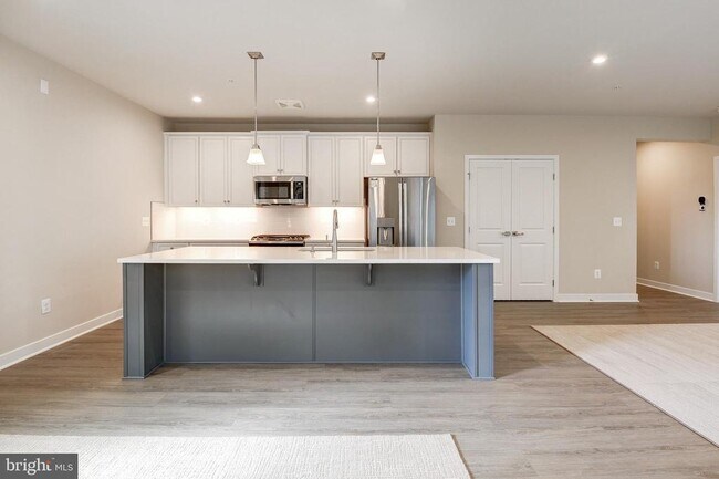 Building Photo - 4395 Peach Lily Ln