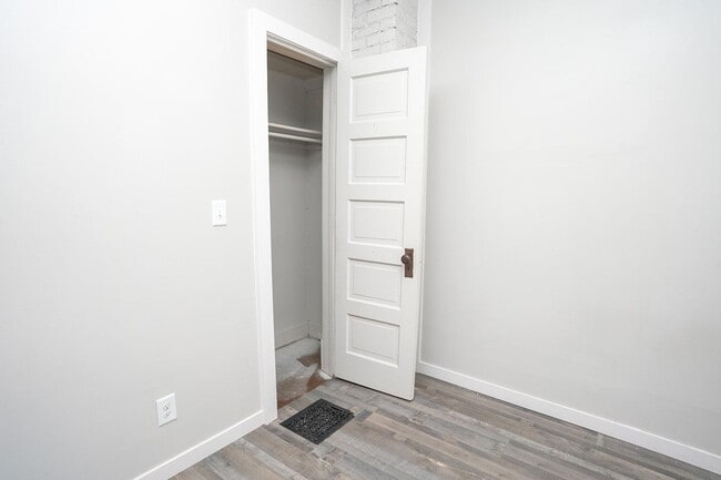 Building Photo - 840 S Ironwood Dr