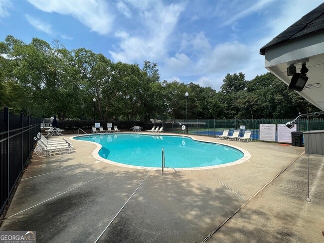 Building Photo - 1157 Chateau Terrace
