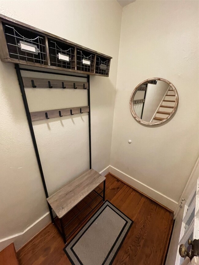 Building Photo - 1604 Castle Ct