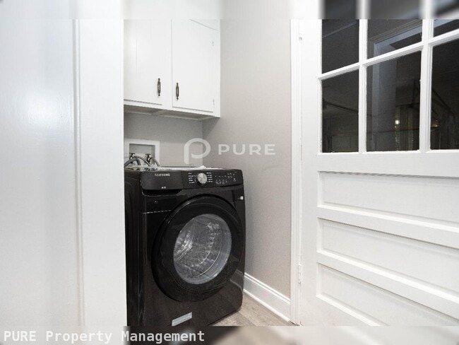 Building Photo - 2895 Lakemont Pl SW