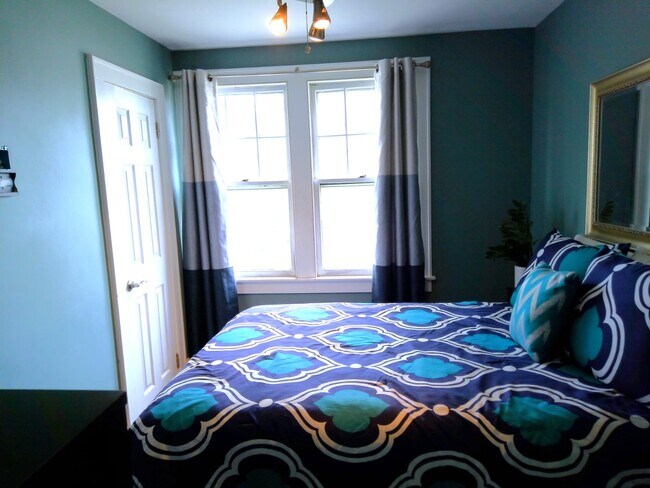 BEDROOM - 15 Overland Ave