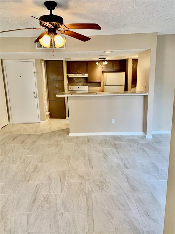 Building Photo - 1900 Bay Area Blvd