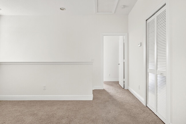 Building Photo - 4527 Cadiz Cir