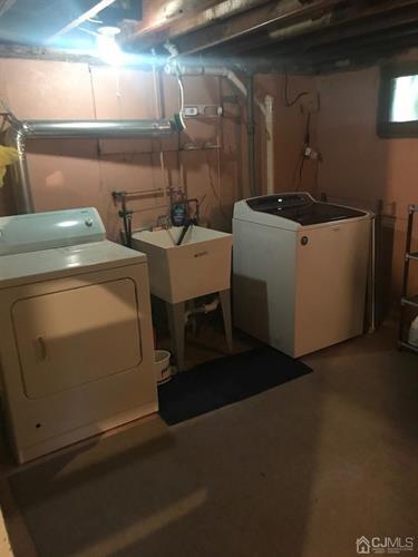 Building Photo - 25 Billings St