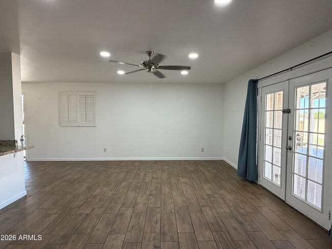 Building Photo - 2 E Piedmont Rd