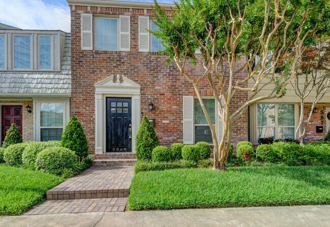 Building Photo - 5869 Valley Forge Dr