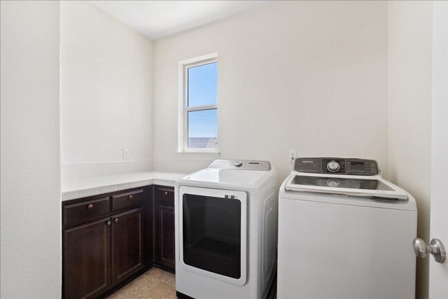 Building Photo - 957 Antiquity Dr