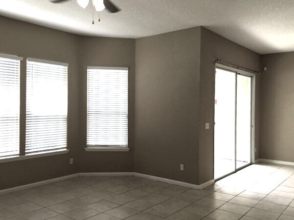 Building Photo - 9140 Prosperity Lake Dr
