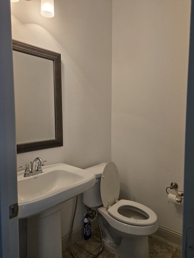 Building Photo - 3129 Decker Dr