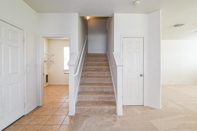 Building Photo - 3043 Feather Green Trail