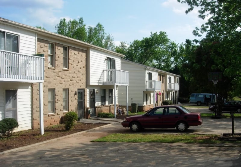 Building Photo - 131 Carriage Pl