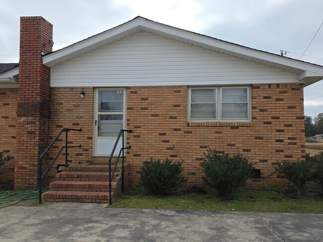 Building Photo - BONNER AVE-F&amp;S