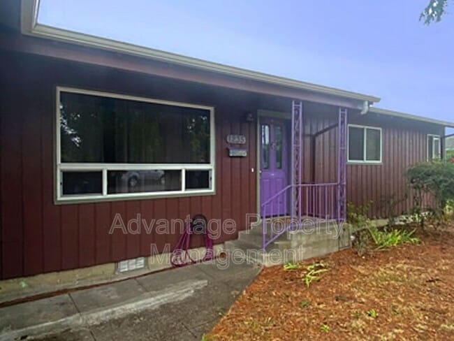 Building Photo - 1235 NW 27th St