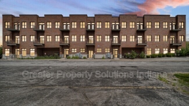 Building Photo - 60 University Dr