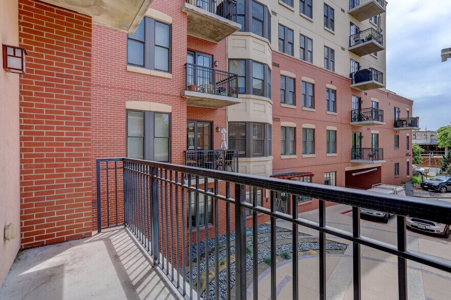 Building Photo - 410 Acoma St