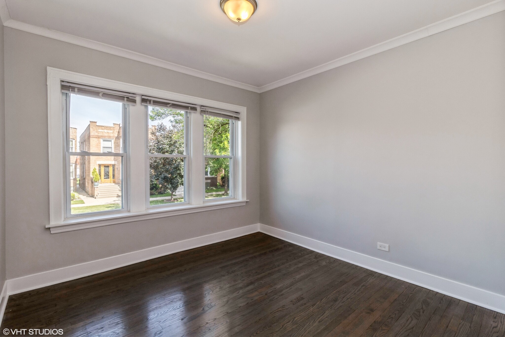 Building Photo - 4738 N Lowell Ave