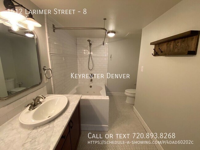Building Photo - Charming 3BD, 3BA Downtown Townhouse with ...