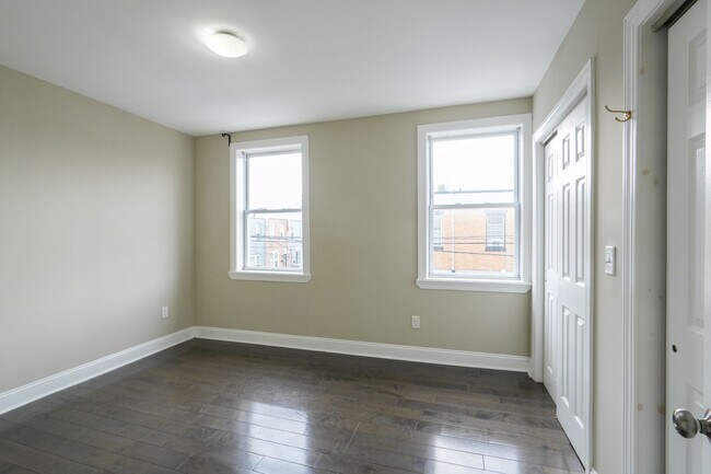 Building Photo - Super property 3 beds finished basement large yard