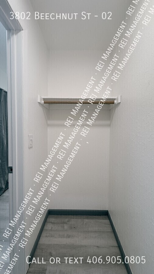 Building Photo - 3802 Beechnut St