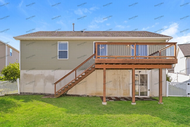 Building Photo - 423 Stonewater Dr