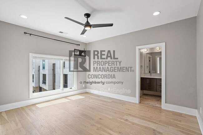 Building Photo - 1242 2nd Ave S