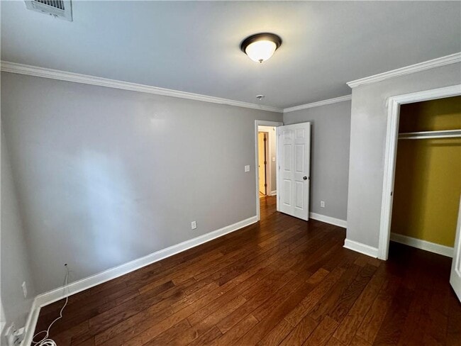 Building Photo - 2212 Ewell Park Dr NW
