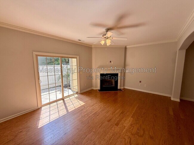 Building Photo - 533 Matheson Place